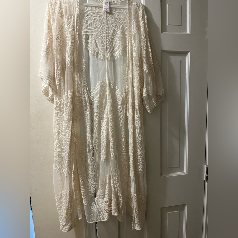 Elegant Women’s Lace Kimono Cardigan